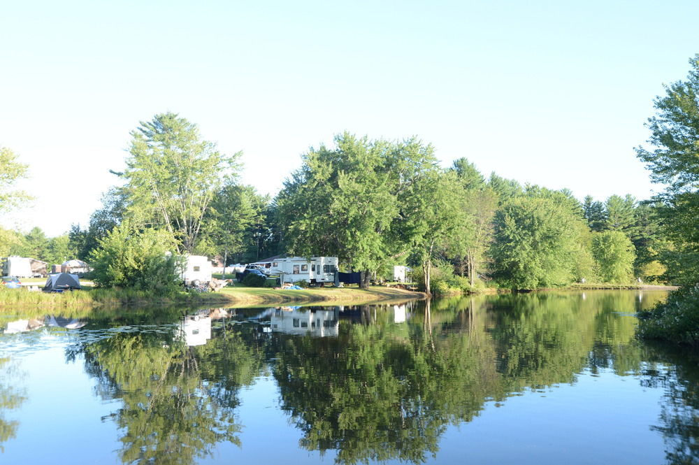 Lake George Escape - Campground Warrensburg ภายนอก รูปภาพ