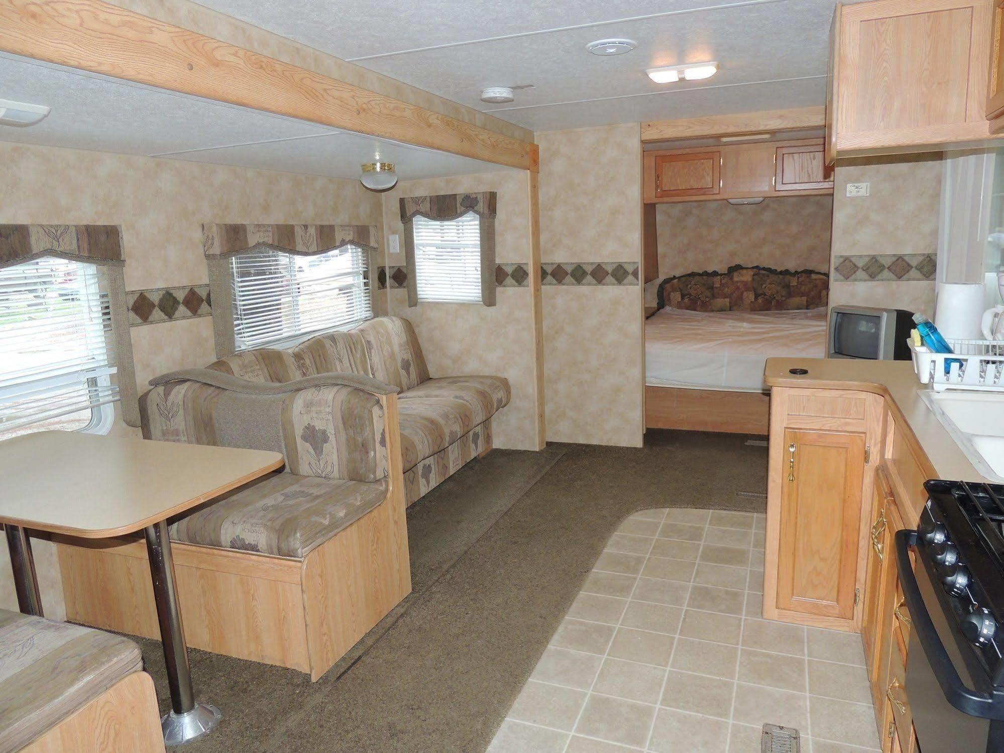 Lake George Escape - Campground Warrensburg ภายนอก รูปภาพ