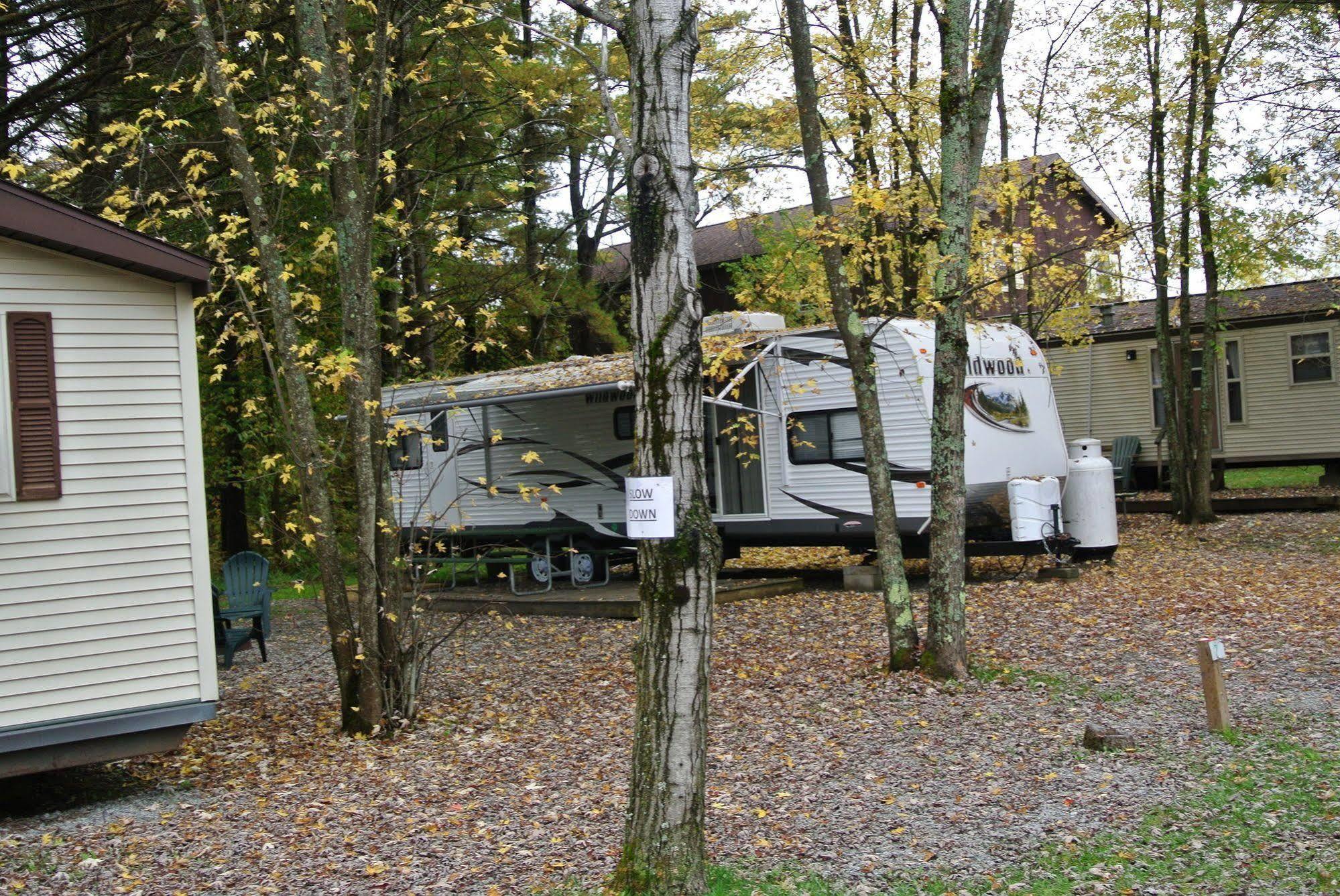 Lake George Escape - Campground Warrensburg ภายนอก รูปภาพ